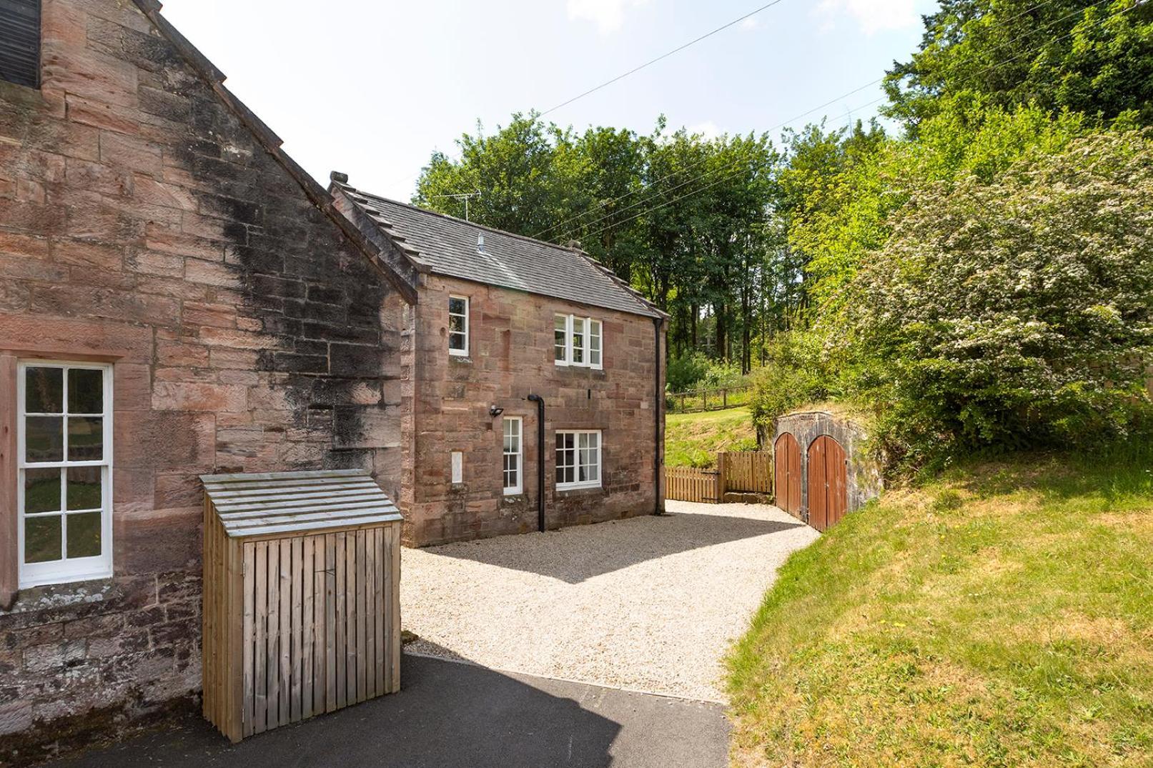 Laundry Cottage: Drumlanrig Castle ธอร์นฮิลล์ ภายนอก รูปภาพ